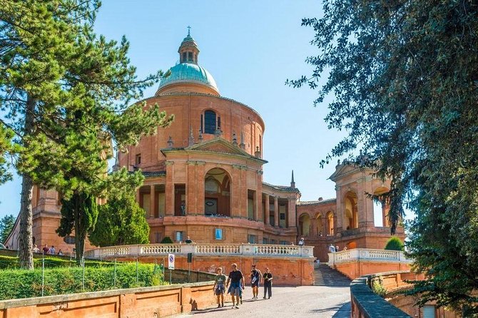 Porticoes of Bologna and Basilica San Luca Guided tour - All-Inclusive Experience with Essential Amenities
