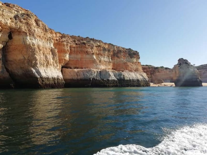 Portimão: Benagil and Marinha Beaches Boat Tour - Discover the Algarve Coastline on a 3-Hour Boat Tour from Portimão