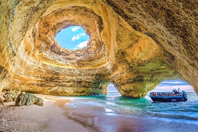 Portimão: Benagil Caves and Coastline - 1H30 - Discover the Portimão: Benagil Caves and Coastline Tour