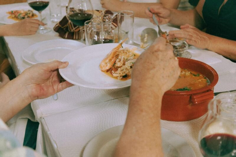 Portimão: Guided Local Food Tour - Visiting a Local Café with a Food Market