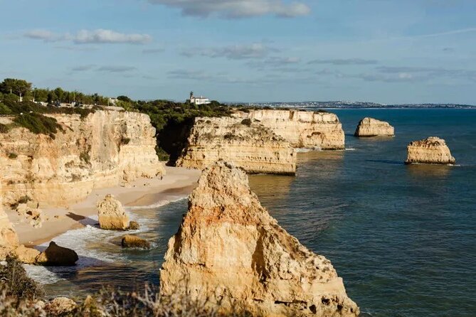 Portimão Private Boat Tour Caves Circuit and Coast Sightseeing - Visiting the Iconic Benagil Cave in Style