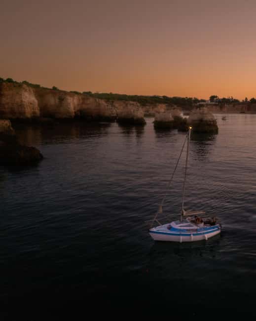 Portimão: Sunset Private Sailing Tour for Couples - The Role of the Guide and Skipper