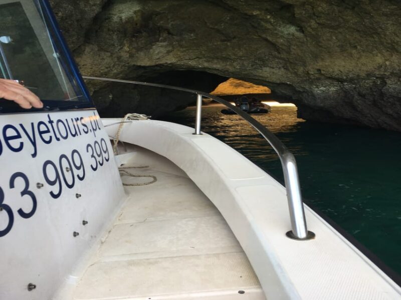 Portimao: Tour to the Benagil Cave. - The Comfort and Safety of the Boat