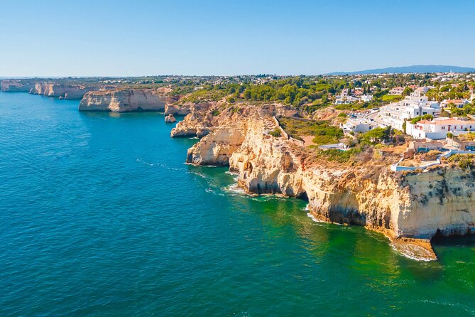 Portimão:Embark on NatureBenagil and DolphinsBiologist on board - Departing from the Marina of Portimão with a Focus on Marine Education