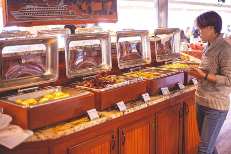 Portland: Brunch Cruise on Willamette River - Buffet Brunch and Dessert Selection on Board