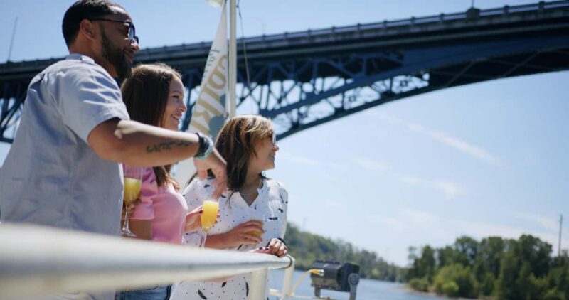 Portland: Brunch Cruise on Willamette River - Live Piano Music and Entertainment During the Cruise