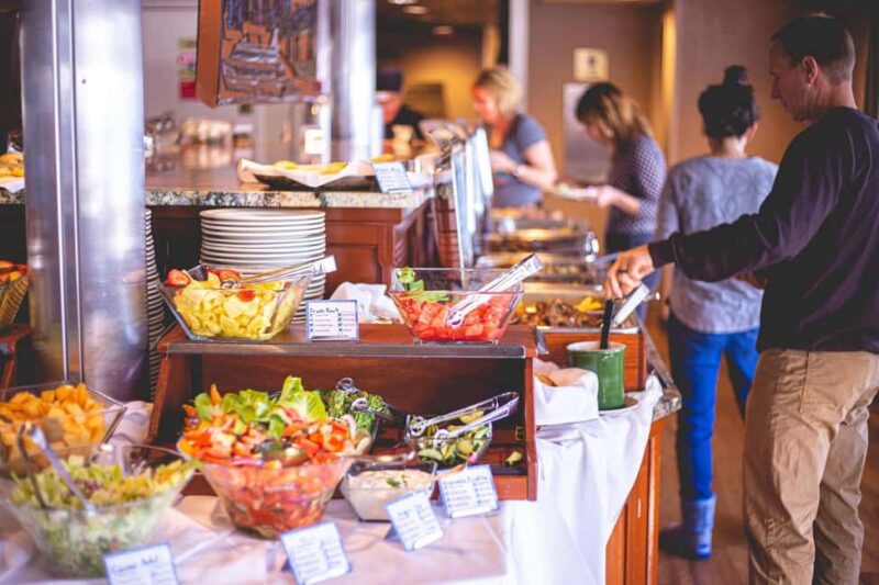 Portland: Brunch Cruise on Willamette River - Why This Cruise Appeals to Different Types of Travelers