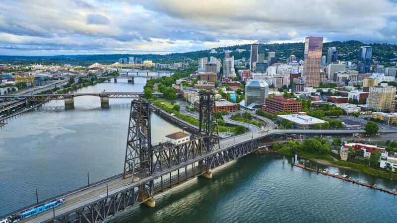 Portland City Tour and Waterfall Tour: Two Tours in One Day - Portland’s Scenic Neighborhoods and Historic Districts