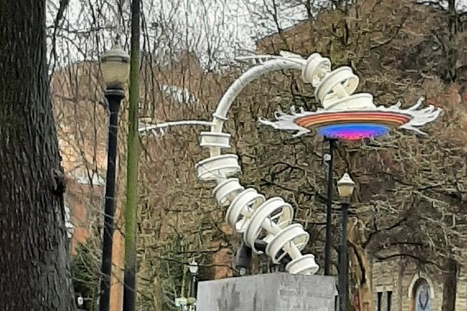 Portland City Tour: Views and News (Our Best Selling Tour!) - Crossing the Willamette River via the Hawthorne Bridge