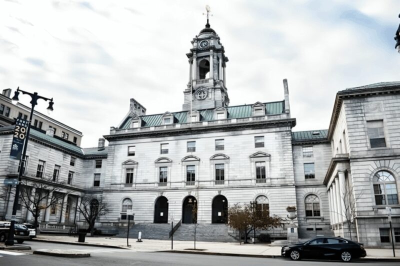 Portland : Highlights Walking Tour With A Guide - Exploring Historic Dwellings and Religious Landmarks