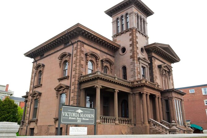 Portland Maine Self-Guided Walking Audio Tour - Honoring Longfellow at the Sculpture and Wadsworth House
