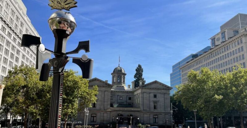 Portland: Morning City Highlights Tour - Exploring Portland’s Historic Streets and Shopping Districts