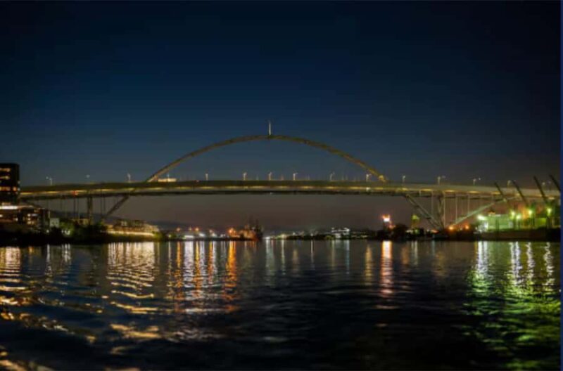 Portland: Private Pontoon Cruise on the Willamette River - Wildlife and Natural Features Along the Willamette