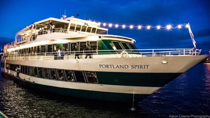 Portland: Willamette River 2.5-hour Dinner Cruise - Discover Portland from the Willamette River on a 2.5-Hour Dinner Cruise