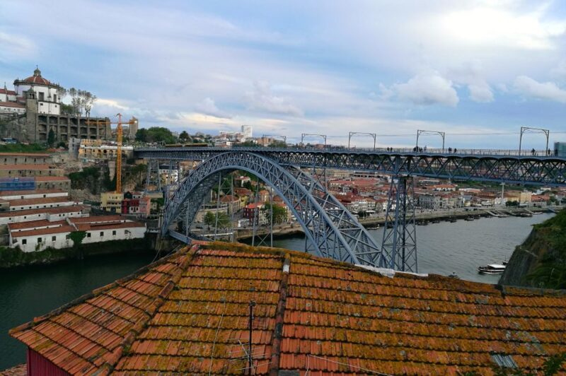 Porto: 2-Hour City Highlights Guided Segway Tour - The Role of the Guides in Enhancing the Experience