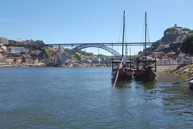 Porto: 2h Private Tour (1 to 6 people) on the Douro River with a local - Portos Douro River: An Exclusive 2-Hour Private Sailing Experience