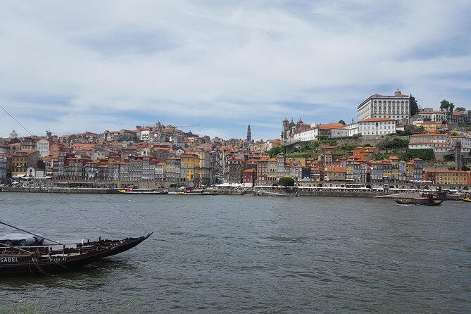 Porto: 2h Private Tour (1 to 6 people) on the Douro River with a local - Timing and Pacing: Flexibility for Different Preferences