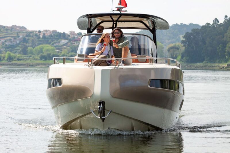 Porto: 2h SUNSET Private Luxury Yacht in the Douro - Exploring Vila Nova de Gaia’s Riverside Charm