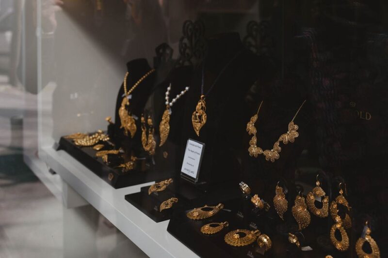 Porto: 3-Hour Guided Walking Tour - Admiring Iconic Landmarks and Hidden Gems