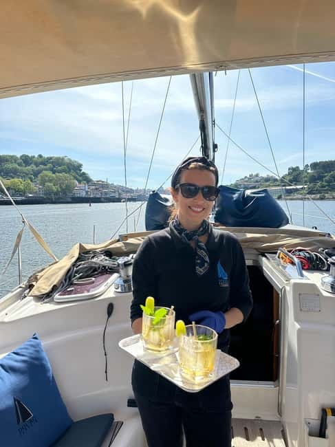 Porto 4H: Charming cruise, wine tasting, and vintage van tour - Who Will Enjoy This Tour?