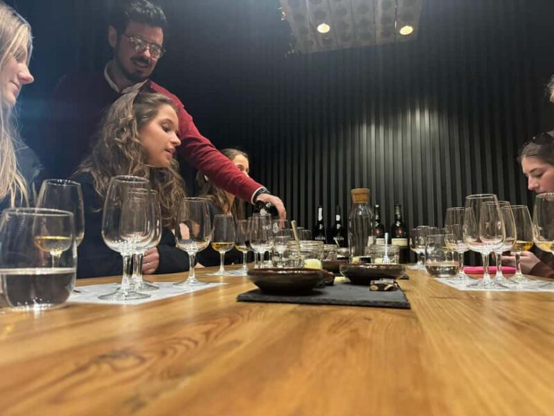 Porto: 5 Port Wine Tasting with Pairings - Best for First-Time and Curious Wine Enthusiasts