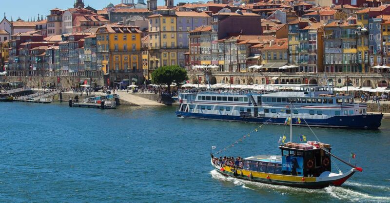 Porto: 6 Bridges Boat Cruise with Port Wine Cellar & Tasting - Exploring a Traditional Port Wine Cellar