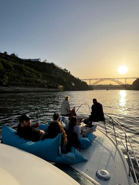 Porto: 6 Bridges Cruise, Welcome Drink & Sunset Option - Porto’s Iconic Bridges and Architectural Highlights