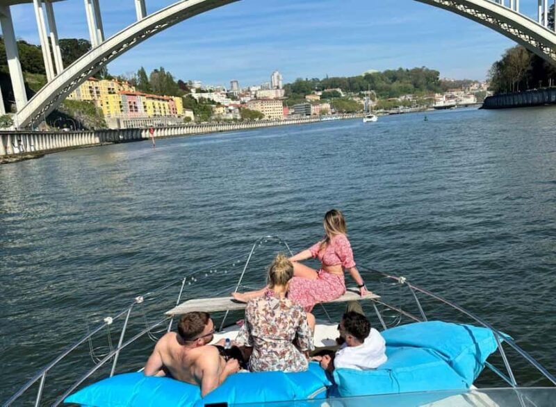 Porto: 6 Bridges Cruise, Welcome Drink & Sunset Option - The Experience of the Luis I Bridge and Porto Skyline