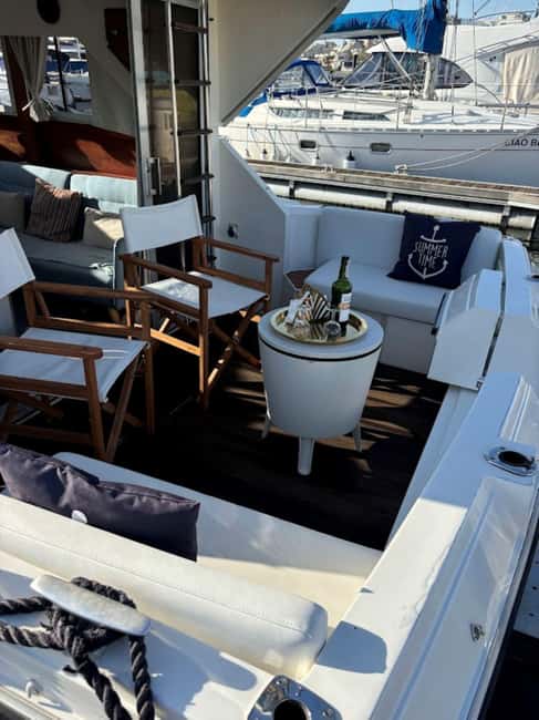 Porto: 6 Bridges Cruise, Welcome Drink & Sunset Option - Portos Scenic Coastline in Foz do Douro