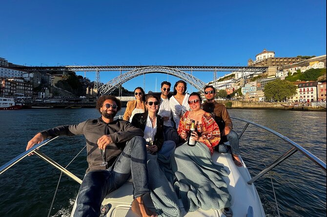 Porto: 6 Bridges Private Yacht Cruise with Wine & Snacks - Crossing the Luis I Bridge and Viewing the Ribeira