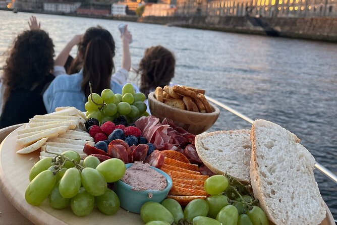 Porto: 6 Bridges Private Yacht Cruise with Wine & Snacks - Sailing Under the Arrábida Bridge