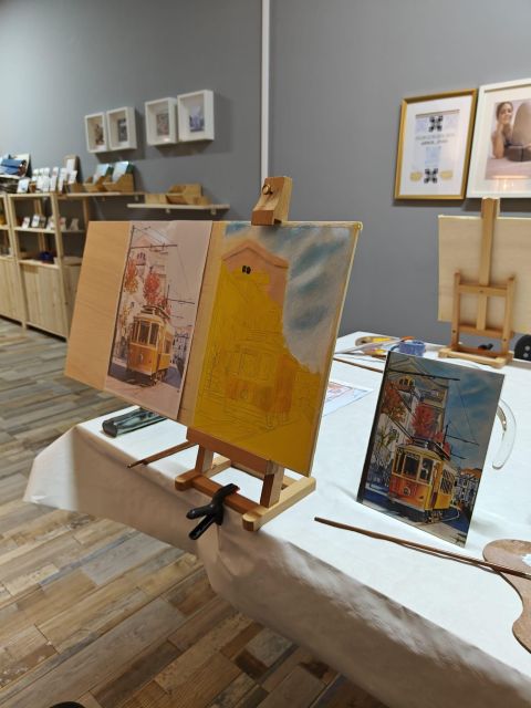 Porto: Acrylic and Oil Painting Class with a Local Artist - Key Points