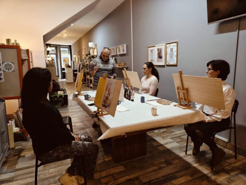Porto: Acrylic and Oil Painting Class with a Local Artist - Cocktail Breaks and Social Atmosphere