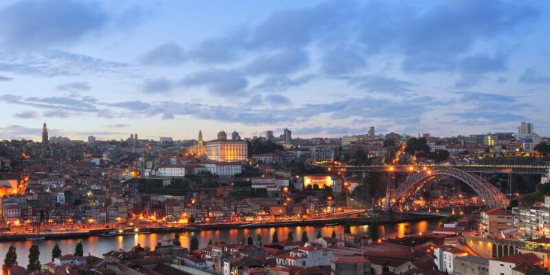 Porto: All-Inclusive Fado Dinner Show and Night Tour - Scenic Drive and First Impressions of Porto at Sunset or Winter Views