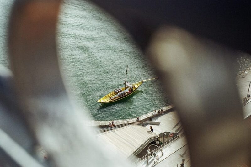 Porto: Analog Photography Workshop & Tour - From the Lions Fountain to the Historic Ribeira District