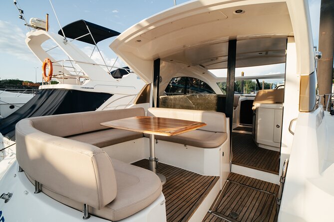 Porto and Douro: Private tour in Yacht - Iconic Bridges: D. Maria Pia, D. Louis I, and Arrábida