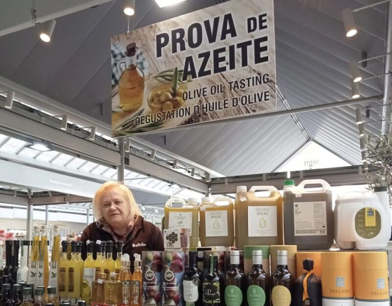 Porto: Bolhão Market Guided Food Tour - Visit to a Traditional Bakery for Portuguese Desserts