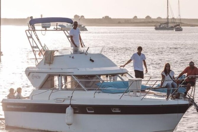 Porto: Brunch on the river Douro private - An Intimate Private Cruise with Port Wine, Music, and Scenic Views in Porto