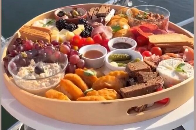 Porto: Brunch on the river Douro private - Key Points