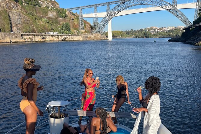 Porto: Brunch on the river Douro private - Port Wine Tasting by the Luis I Bridge