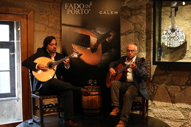 Porto: Cálem Cellar Tour, Live Fado Show and Wine Tasting - Practical Details: Meeting Point and Accessibility
