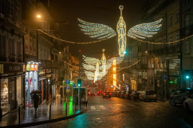 Porto: Christmas Lights Private & Flexible Walking Tour - Praça da Batalha and Its Christmas Market
