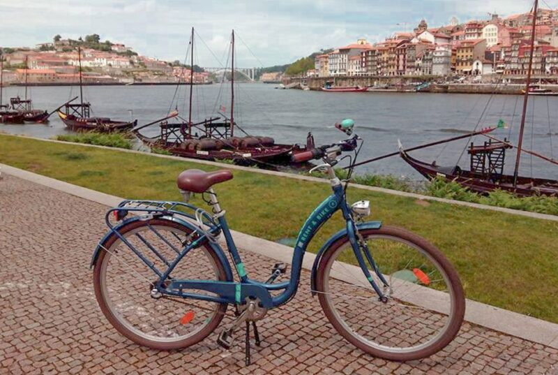 Porto: City Bike Rental - Comfortable Bikes for All Ages and Sizes