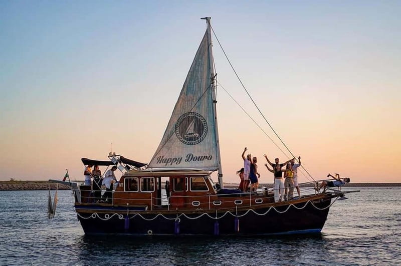 Porto: Classic Boat Cruise Along the Douro River - Key Points