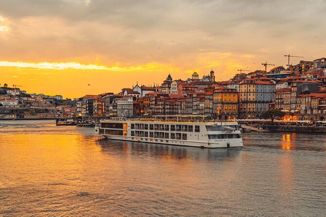 Porto Customizable Three Hour Private Tour - The Heart of Porto: Praca da Ribeira