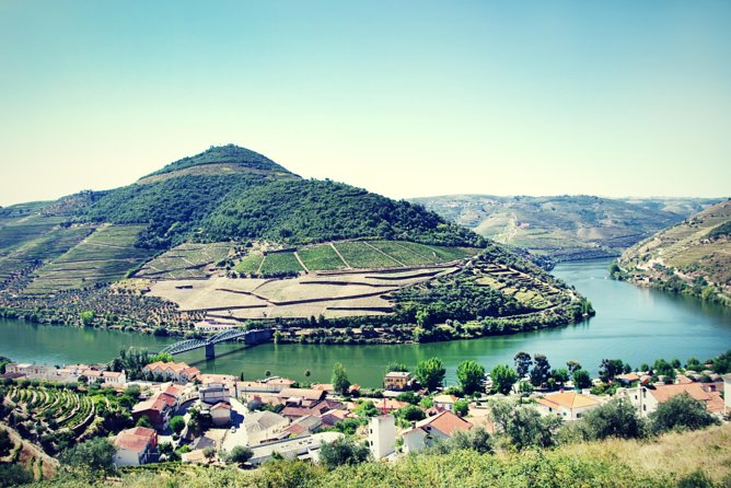 Porto: Day Trip to Douro including lunch and Rivercruise - From Porto to Amarante: The First Scenic Stop