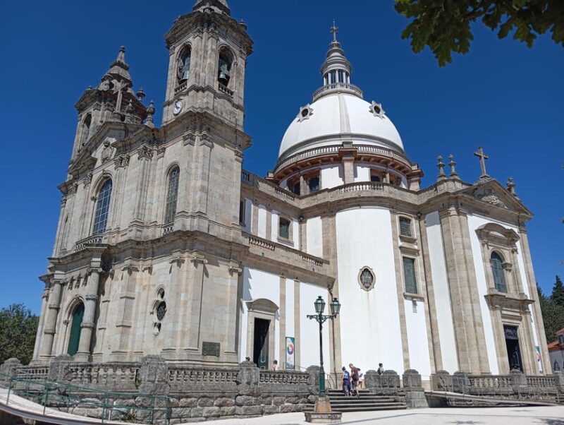 Porto : Daytrip to Barcelos, Ponte de Lima and Braga - Discover Portugal’s Historic North on a Private Day Trip from Porto