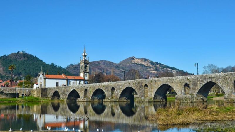 Porto : Daytrip to Barcelos, Ponte de Lima and Braga - Exploring Barcelos: Roosters, Ceramics, and Legends