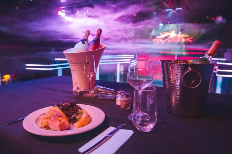 Porto: Dinner with Cabaret & Pole Shows - Key Points