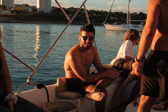 Porto: Douro River Boat Cruise with Port Wine and Snacks - Practical Logistics and Meeting Point Details